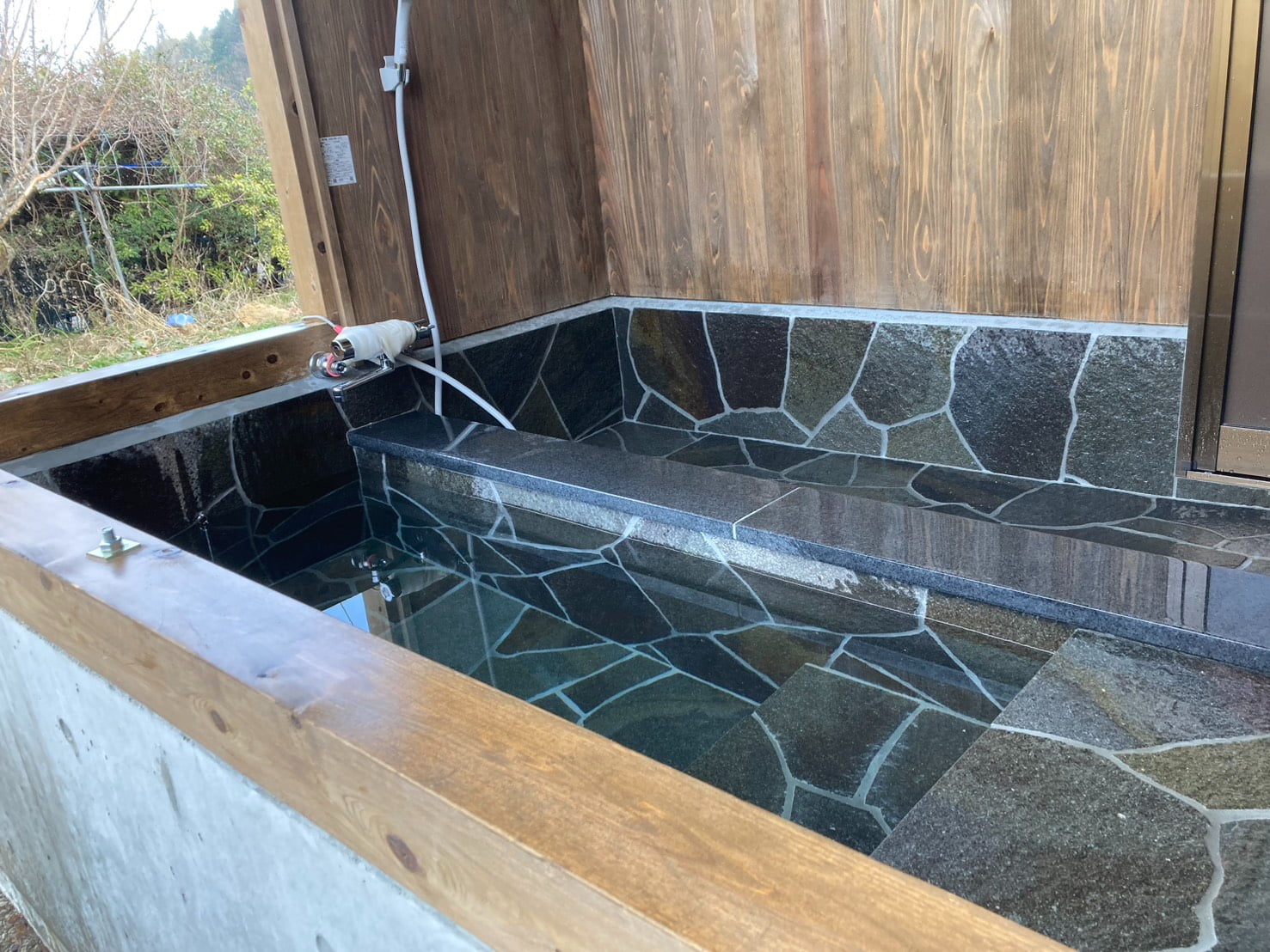 露天風呂増築リフォームの画像